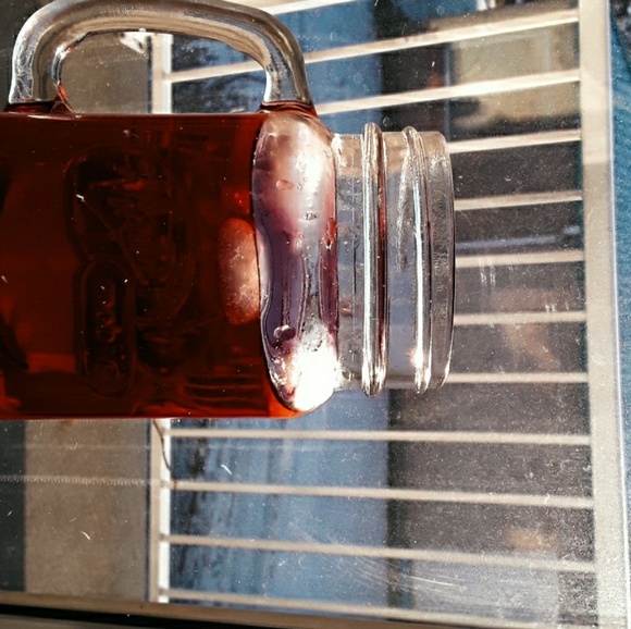 Profile Picture of Nemo Fishy (@nemo_fishy) on Poshmark