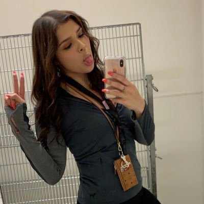 Profile Picture of Stephanie Calderón (@stephanie_cal10) on Twitter