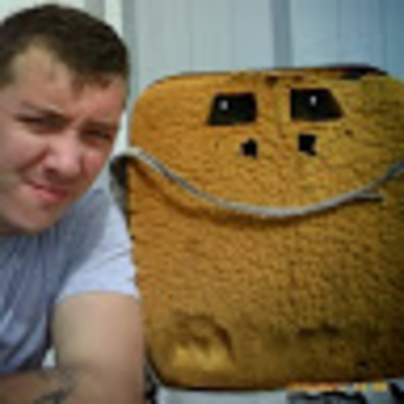 Profile Picture of Michael Sunderland (@sunderland001) on Poshmark
