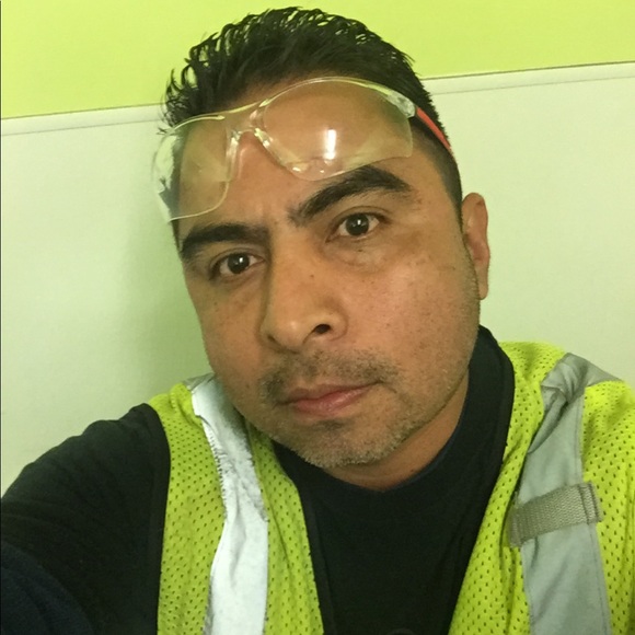 Profile Picture of Humberto Alvarado (@solabero) on Poshmark