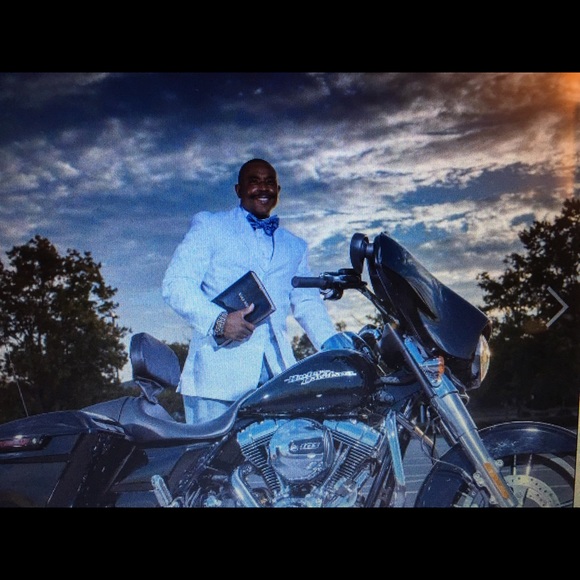 Garrick Ealey - Poshmark Profile Picture of Garrick Ealey (@treeee701) on Poshmark