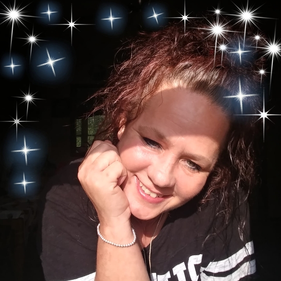 Profile Picture of Brenda Frenyea (@bfrenyea73) on Poshmark