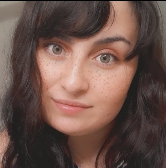 Profile Picture of Tara Harford (@tara_harford) on Poshmark