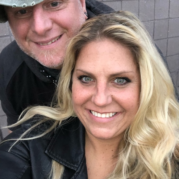 Profile Picture of Hheather Panzner (@heatherpanzner) on Poshmark