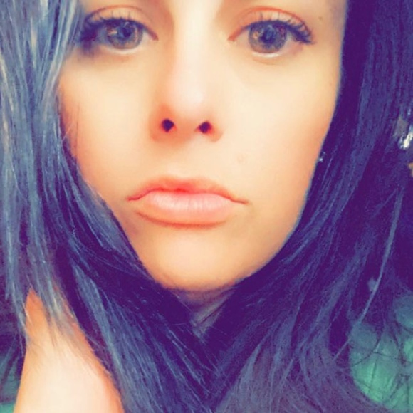 Profile Picture of Rachel Kretzer (@noturbarbie) on Poshmark