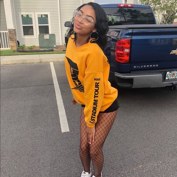 Profile Picture of Jordyn White (@jordynn68) on Poshmark