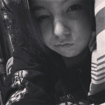 Profile Picture of Cora Pickering (@stolen_kissesx) on Twitter