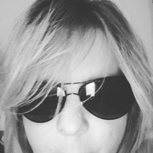 Profile Picture of Tammy Longwith (@tammygammill) on Poshmark