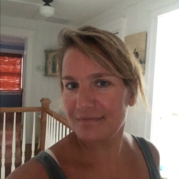 Profile Picture of Jodi Connors (@jodivc17) on Poshmark