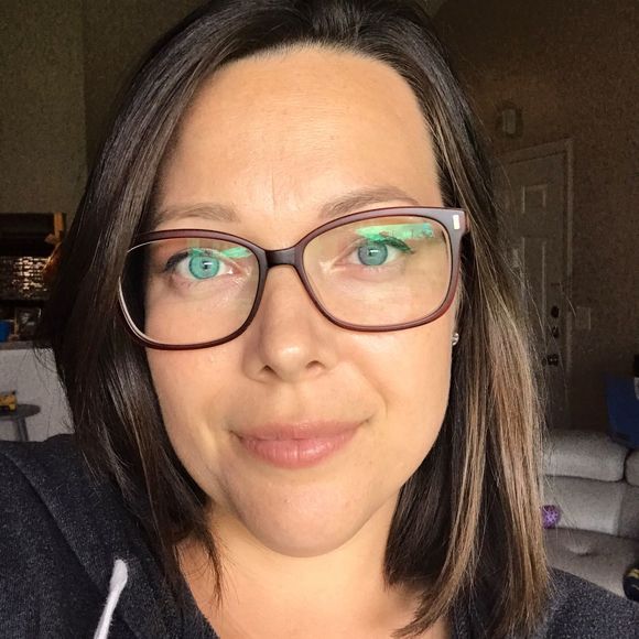 Profile Picture of Annicka Gardner-carreon (@annigardner) on Poshmark