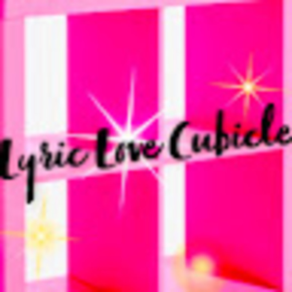 Profile Picture of Lyriclove Cubicle (@lyriclovec) on Poshmark