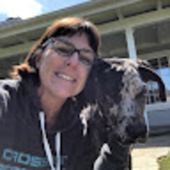 Profile Picture of Loretta Scott (@lorettascott126) on Poshmark