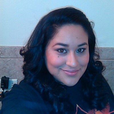 Profile Picture of Desiree Cuevas (@Dez1008) on Twitter