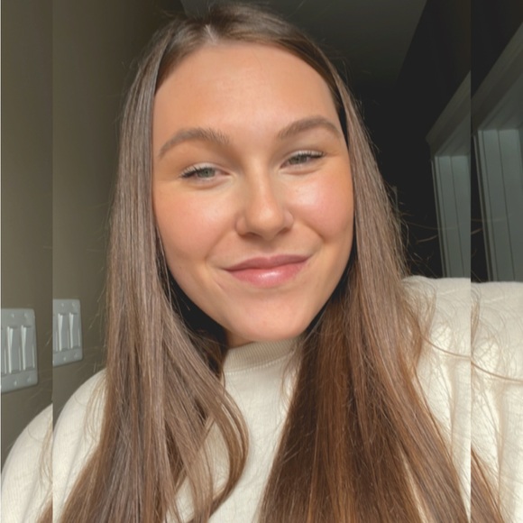 Profile Picture of Haley Forgeron (@hdforgeron) on Poshmark