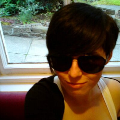 Profile Picture of Karen Hastie (@BabyGeeraff) on Twitter