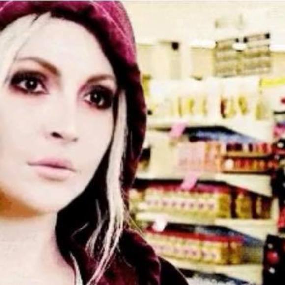 Profile Picture of Stephanie Fulton-swango (@swangostephanie) on Poshmark