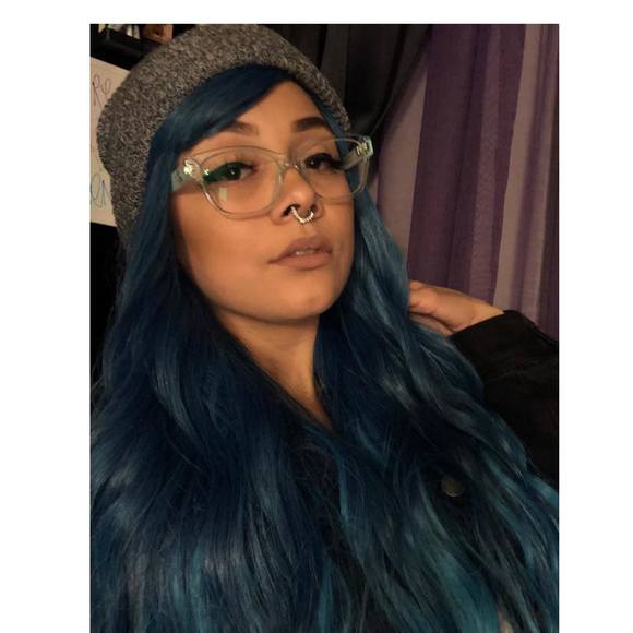 Profile Picture of Lea Martinez (@_jayylust) on Poshmark