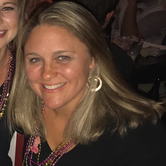 Profile Picture of Kristin Vetrano (@kristinvetrano) on Poshmark