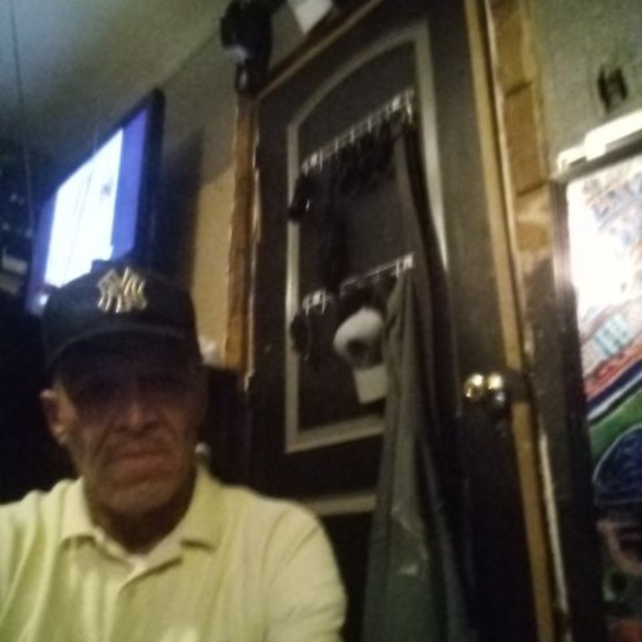 Profile Picture of Emilio Escobedo (@emilio42e) on Poshmark