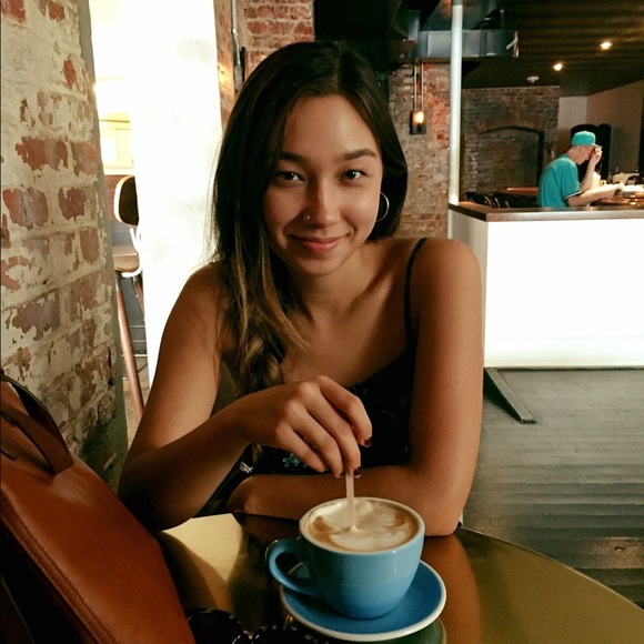 Profile Picture of Isabella Choi (@isabellachoi) on Poshmark