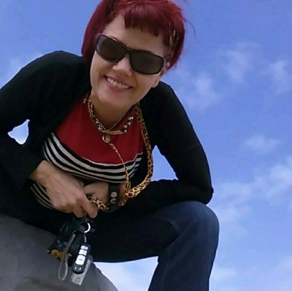 Profile Picture of Marke Hensgen (@markele68) on Poshmark