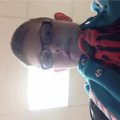 Profile Picture of Derek Hacker (@derekhacker75) on Twitter