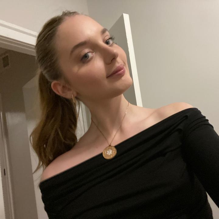 Profile Picture of Linds (@@lindsay_hartman_) on Tiktok