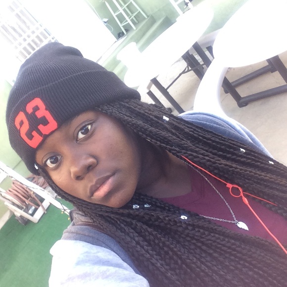 Profile Picture of Nyree Allen (@nizzy16) on Poshmark