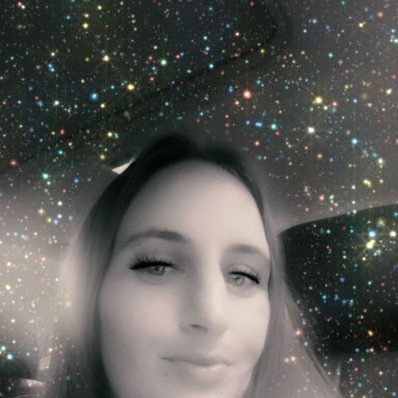 Profile Picture of Jessica Stilson (@jessicastilson) on Poshmark