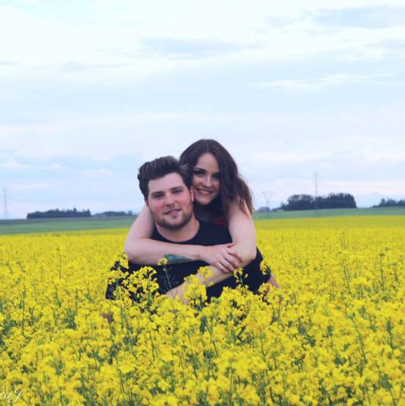 Profile Picture of Jessie Notley (@jessienotley) on Poshmark