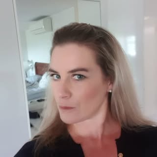 Profile Picture of Julia Moore (@julesmoore) on Instagram