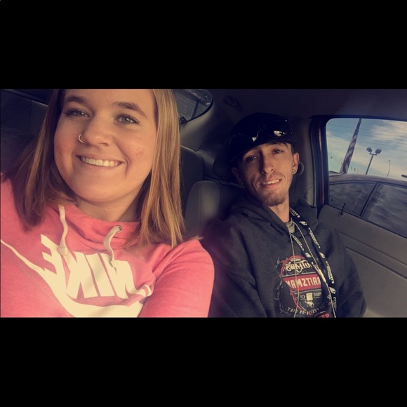 Profile Picture of Emilie Steckling (@emiliesteckling) on Poshmark