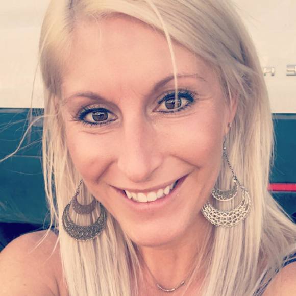 Kathy Klauer - Poshmark Profile Picture of Kathy Klauer (@kathyklauer) on Poshmark