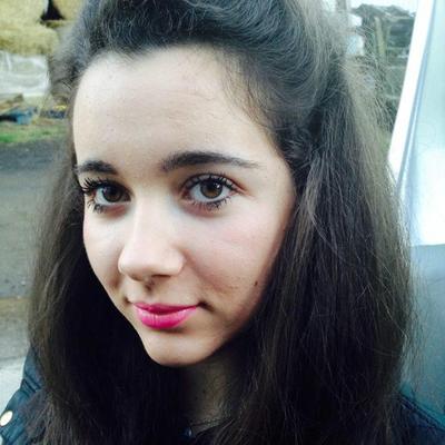 Profile Picture of Miriam Nader (@ponyz100x) on Twitter