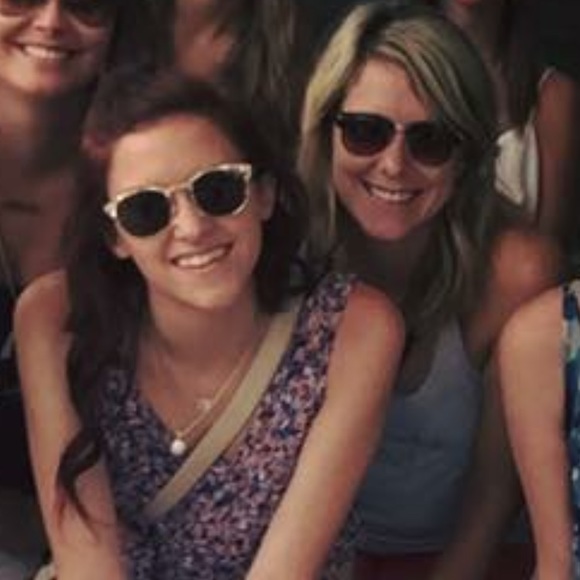 Profile Picture of Claire Bueter (@clairejeannette) on Poshmark