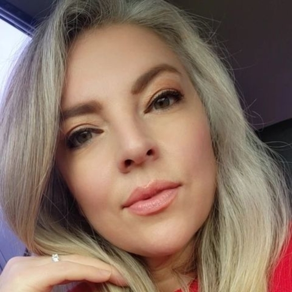 Profile Picture of Marcela Quiroz (@marcelyalberto) on Poshmark