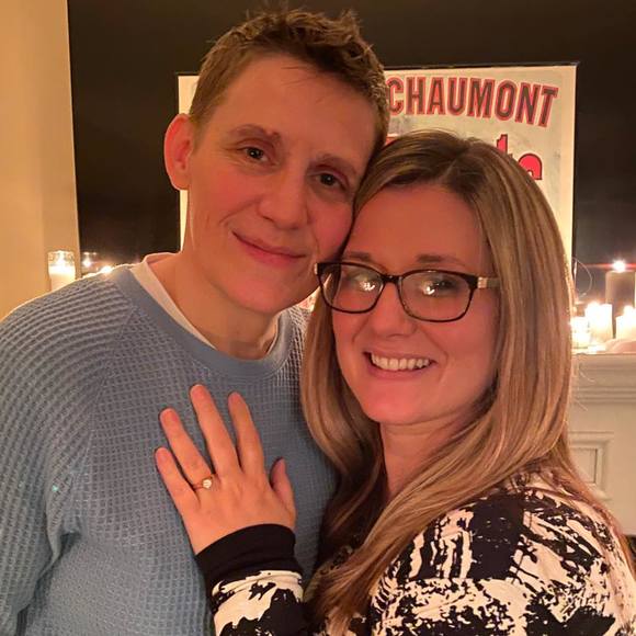 Profile Picture of Mandi Edwards (@gemini052977) on Poshmark