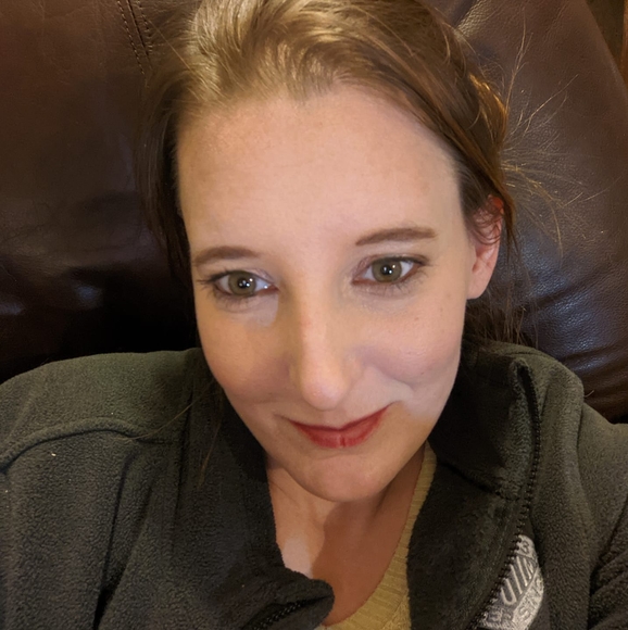 Profile Picture of Tempa Grabans (@grabanst) on Poshmark