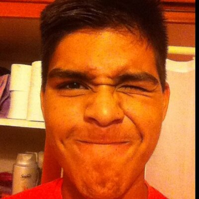 Profile Picture of Julian Medrano (@JulianEatPens) on Twitter