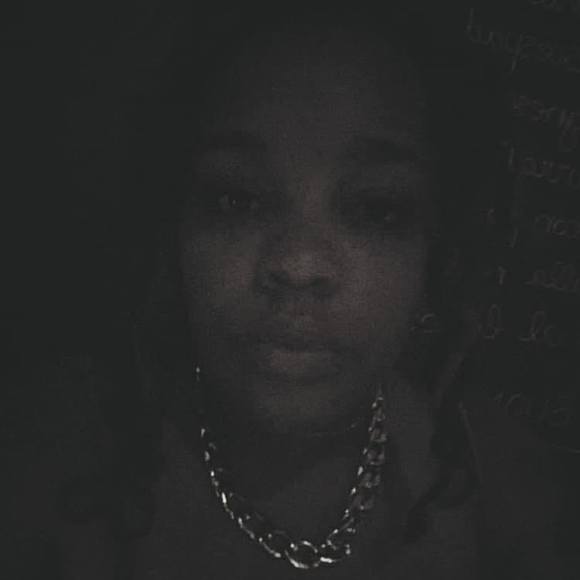 Profile Picture of Shayla markia Sylvester (@stoneytaz) on Poshmark