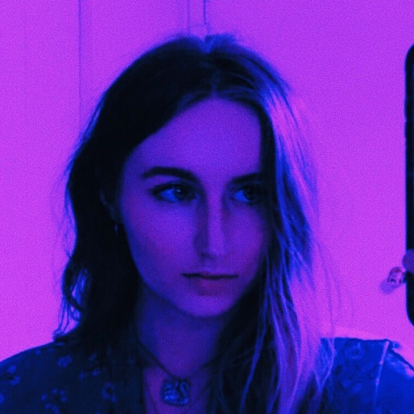 Profile Picture of Bee Fergo (@beefergo) on Poshmark