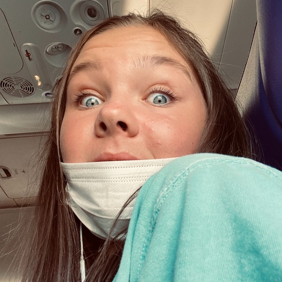 Profile Picture of Jacqueline Terwilliger (@jacquelineterwi) on Poshmark