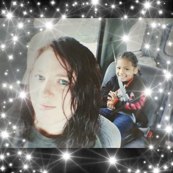 Profile Picture of Cassie Nadasky (@lovegkeyes) on Poshmark