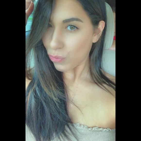 Profile Picture of Alondra Jannette (@itsaalondra) on Poshmark