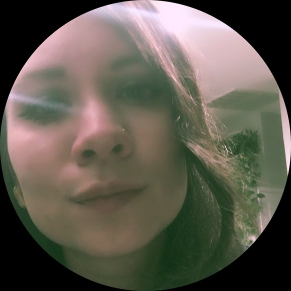 Profile Picture of Hannah Block (@h_block) on Poshmark