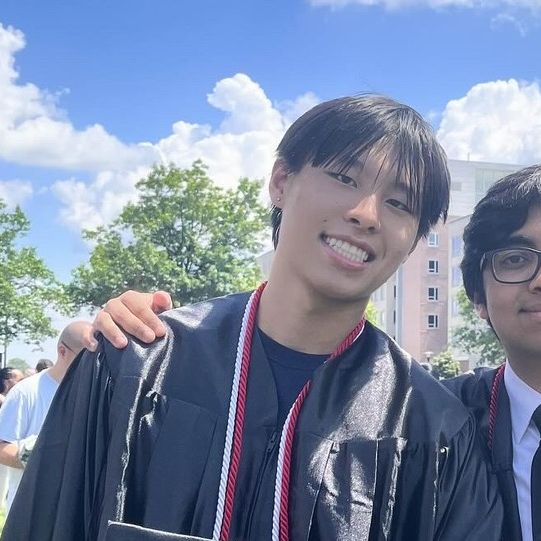 Profile Picture of Derek (@sh4rkil) on Tiktok