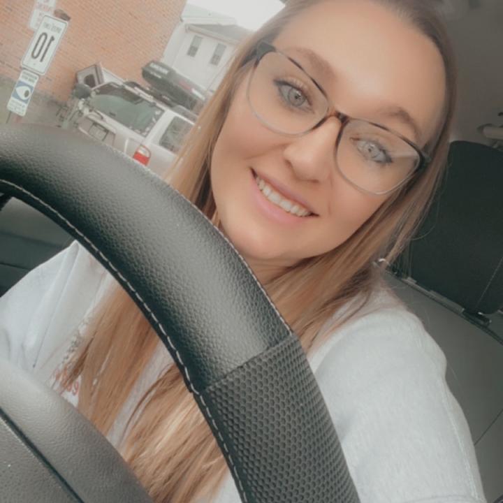 Profile Picture of Danielle White (@@danielleandeaston) on Tiktok