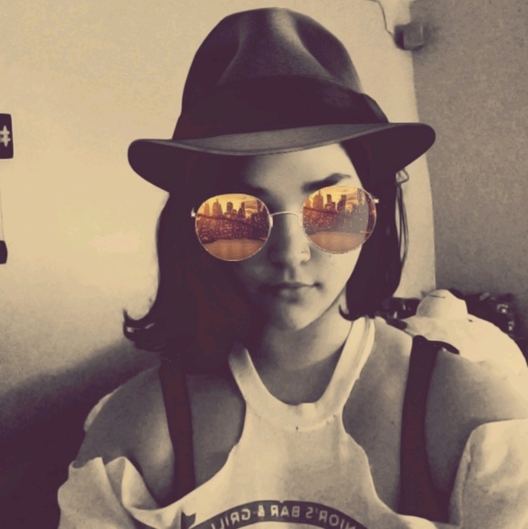 Profile Picture of Heather Krofft (@heatherkrofft) on Poshmark
