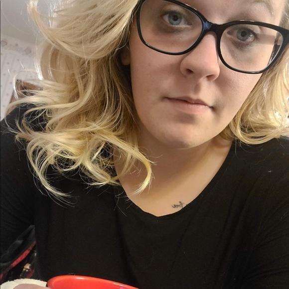 Taylor Katich - Poshmark Profile Picture of Taylor Katich (@tkatich96) on Poshmark