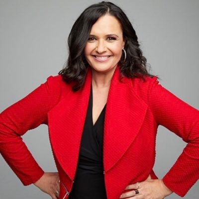 Profile Picture of Sandra Plagakis (@SandraKiss1053) on Twitter